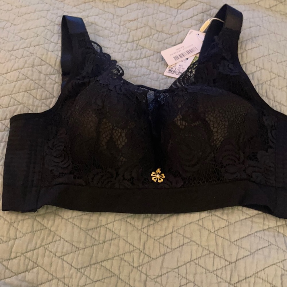 Sexy yet supportive wireless full coverage bralett